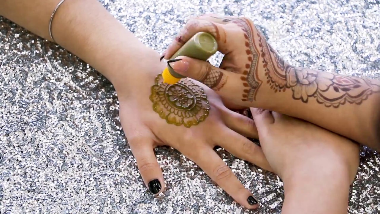 How to do henna body art
